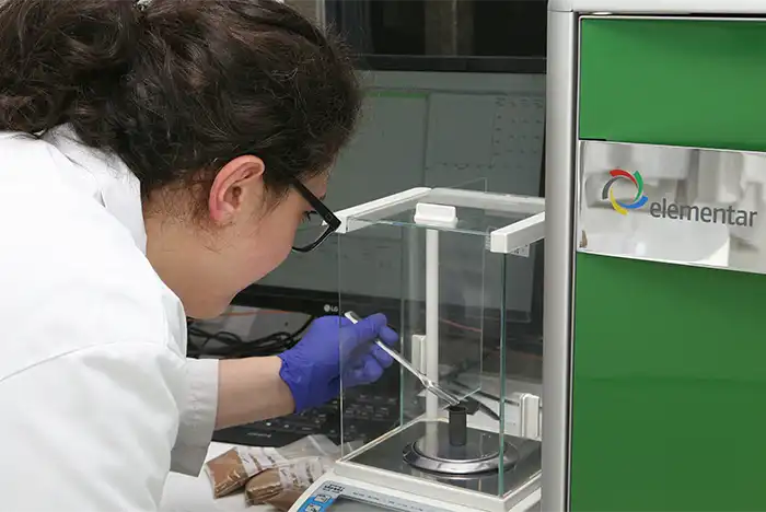 Laboratoriumtests voor gezond en veilig kattenvoer - HACCP-certificering